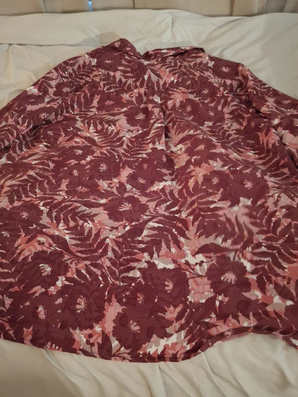 White Stag Wonen's Button-Front Floral Tunic in Burgandy & Blush - Picture 8 of 10